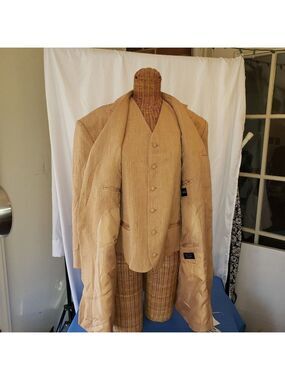 Soprano 3-piece Suit in Tan Heather - Jacket, Vest & Pants - W38-44L